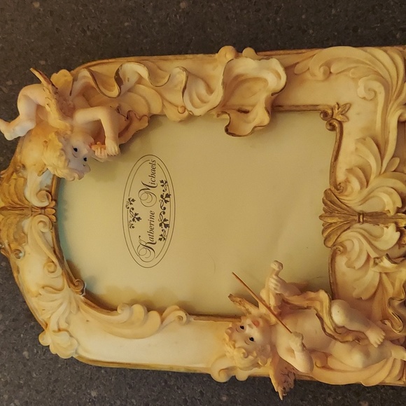 Katherine Michaels Angel picture frame 5 x 6 like new - Picture 9 of 9